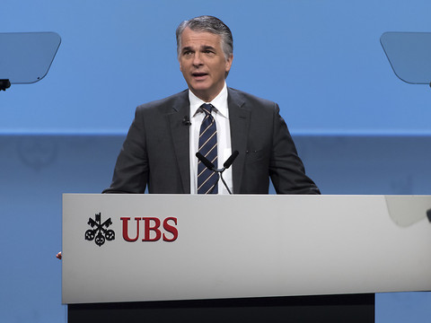 UBS décidera d'ici fin 2017 du transfert de certaines activités