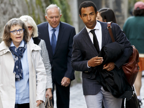 Le meurtrier présumé énervé par les questions de l'avocat