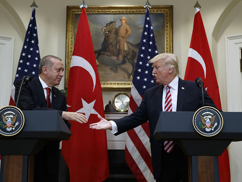 Trump et Erdogan se promettent leur amitié