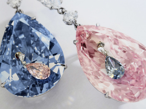 Diamant: 57 millions de dollars pour des boucles d'oreilles