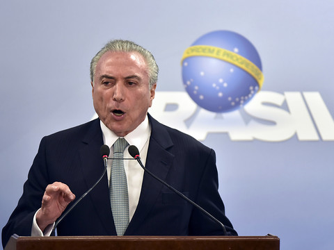 L'étau se resserre sur Michel Temer, accusé d'entrave à la justice
