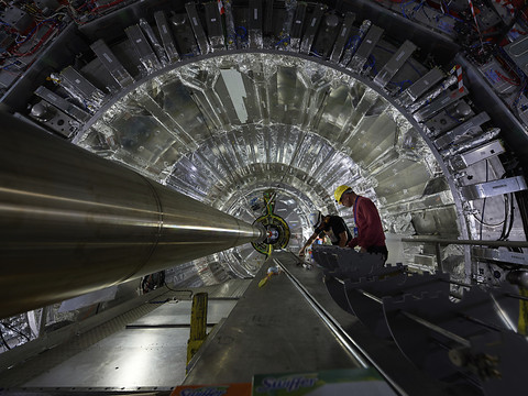 Les collisions de protons redémarrent au sein du LHC