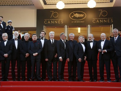 Festival de Cannes: le tapis rouge se couvre de stars 