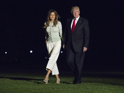 Trump rentre à Washington où l'affaire russe a pris de l'ampleur
