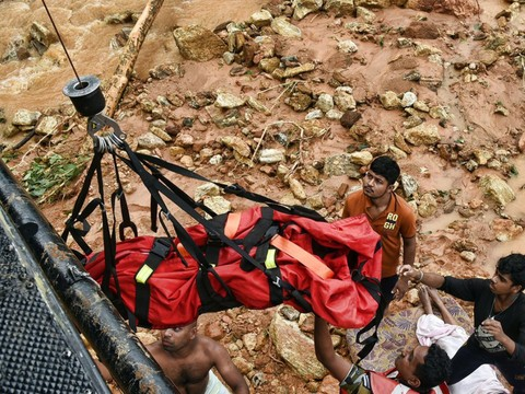 Au moins 146 morts et 500'000 déplacés dans des inondations