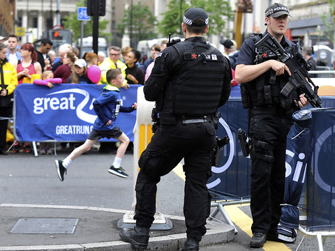 Appel à témoin avec des photos du kamikaze à Manchester
