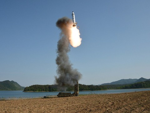 Condamnations internationales après un tir de missile nord-coréen