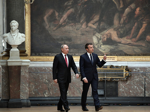 Dialogue musclé sur la Syrie et les droits de l'Homme entre Poutine et Macron