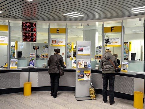 Réseau postal: le National veut tenir compte davantage des régions