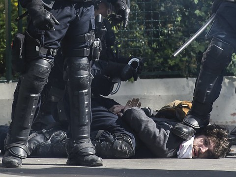 L'état d'urgence français est 