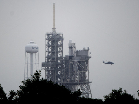 Report du lancement de la capsule Dragon de SpaceX vers l'ISS