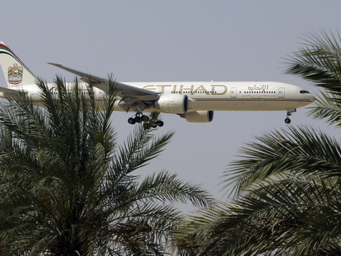 Etihad Airways annonce la suspension de ses vols vers le Qatar