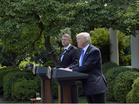 Trump rassure l'Otan: l'Amérique défendra ses alliés si besoin