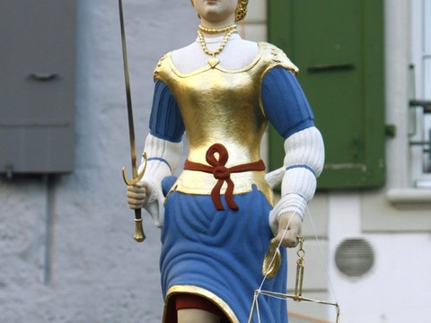 La statue de la Justice à nouveau privée de son épée à Lausanne
