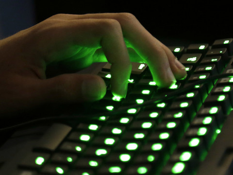 Projets pilotes pour lutter contre la radicalisation sur Internet