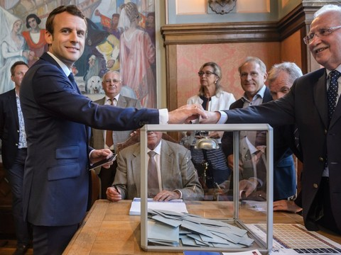 Législatives françaises: déferlante Macron en vue sur l'Assemblée nationale