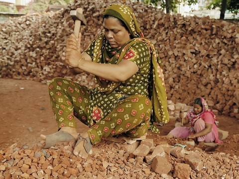 Le taux d'activité des femmes dans le monde inférieur à 50%