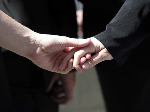 Le Parlement va plancher sur l'ouverture du mariage aux homosexuels