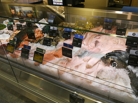 Les Suisses doivent davantage débourser que les autres Européens