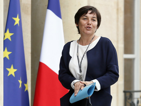 Majorité écrasante en vue pour Macron, une opposition en lambeaux
