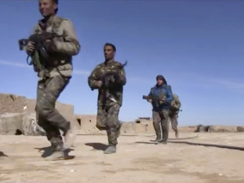 Combats inédits entre troupes syriennes et alliance arabo-kurde