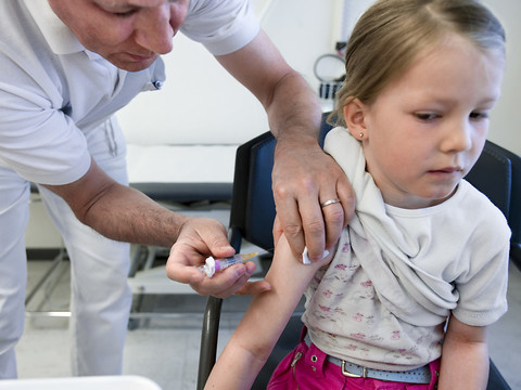 Large oui à l'allègement des primes pour les jeunes