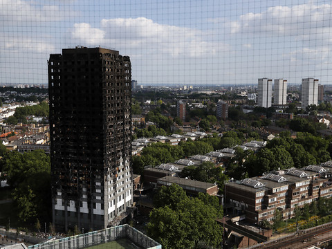 Le bilan de l'incendie de la tour Grenfell s'est encore alourdi