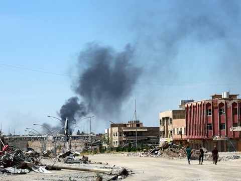 Les forces irakiennes avancent vers la mosquée de l'EI à Mossoul