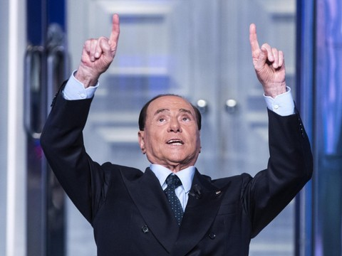 Silvio Berlusconi à l'offensive contre le M5S pour les municipales