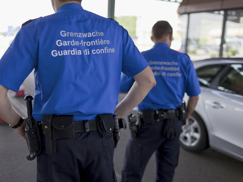 Contrôles douaniers: un ministre allemand complimente la Suisse