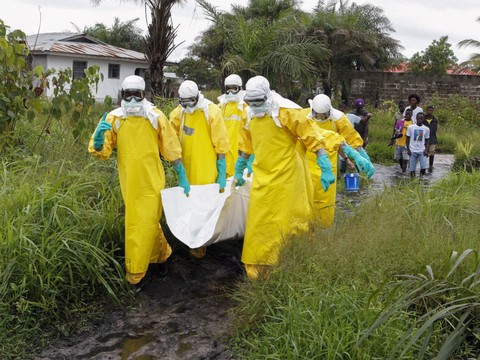 Ebola: des enterrements sûrs ont évité jusqu'à 10'000 cas