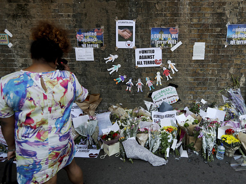 L'agresseur de la mosquée londonienne mis en examen pour meurtre lié au terrorisme