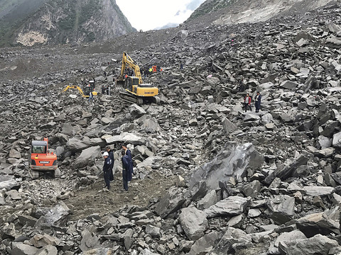 Un glissement de terrain a fait plus de 100 disparus en Chine