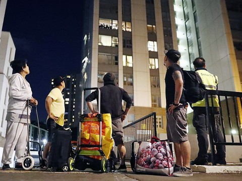 Soixante tours jugées dangereuses, 4000 Londoniens évacués