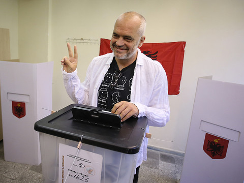 Les socialistes donnés en tête aux législatives