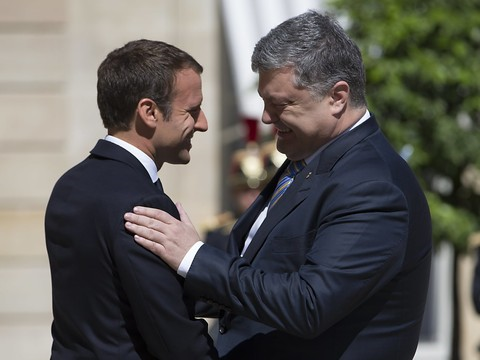 Macron écarte pour l'heure toute alternative aux accords de Minsk