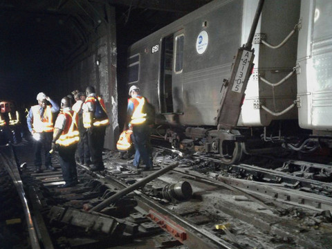 Déraillement dans le métro de New York: une trentaine de blessés
