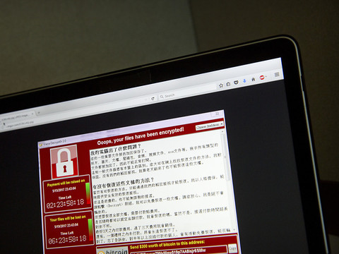 Cyberattaques: le virus utilise une faille de Windows (Microsoft)