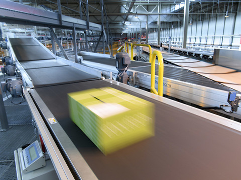 La Poste construit trois centres pour colis, dont un en Valais