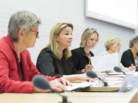 Vaste alliance des femmes pour la réforme des retraites
