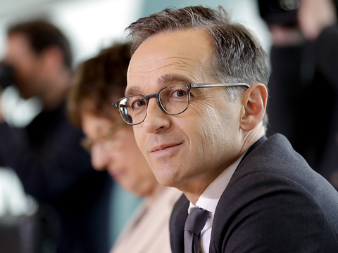 Propos haineux: fortes amendes pour les réseaux sociaux