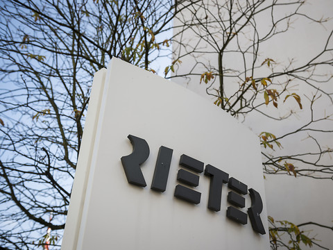 Rieter reprend la division de machines textiles de Schweiter