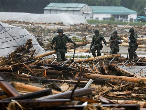 Japon: le bilan des inondations s'alourdit, 16 morts