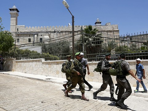 Un militant palestinien jugé par un tribunal israélien