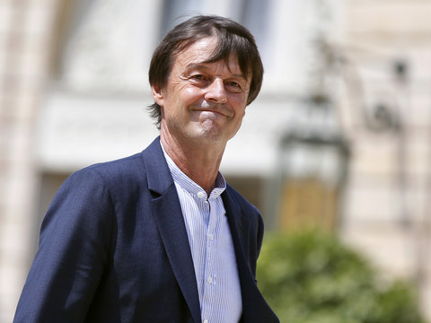 Hulot s'engage à fermer 