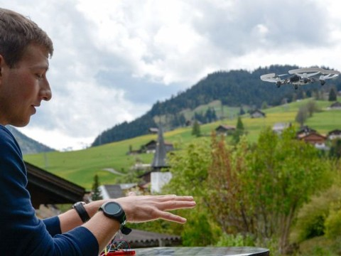 Empa: un bracelet pour téléguider un drone