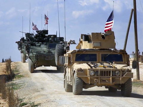 Des soldats américains opèrent dans la ville syrienne de Raqqa