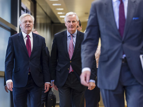 Londres et Bruxelles démarrent les véritables négociations sur le Brexit