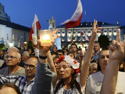 La Pologne rappelée à l'ordre par la Commission européenne
