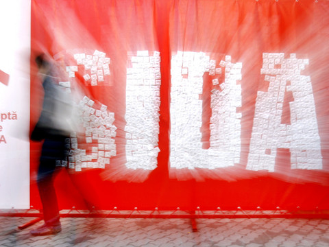 Moitié moins de décès liés au sida qu'il y a 10 ans